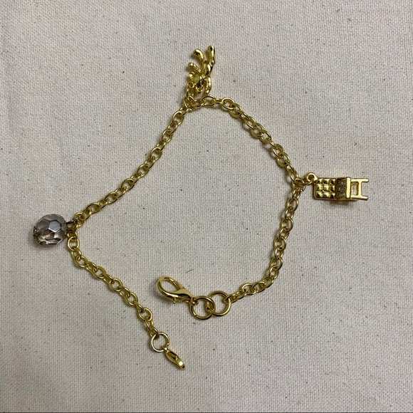 Children’s gold charm bracelet - Picture 2 of 2